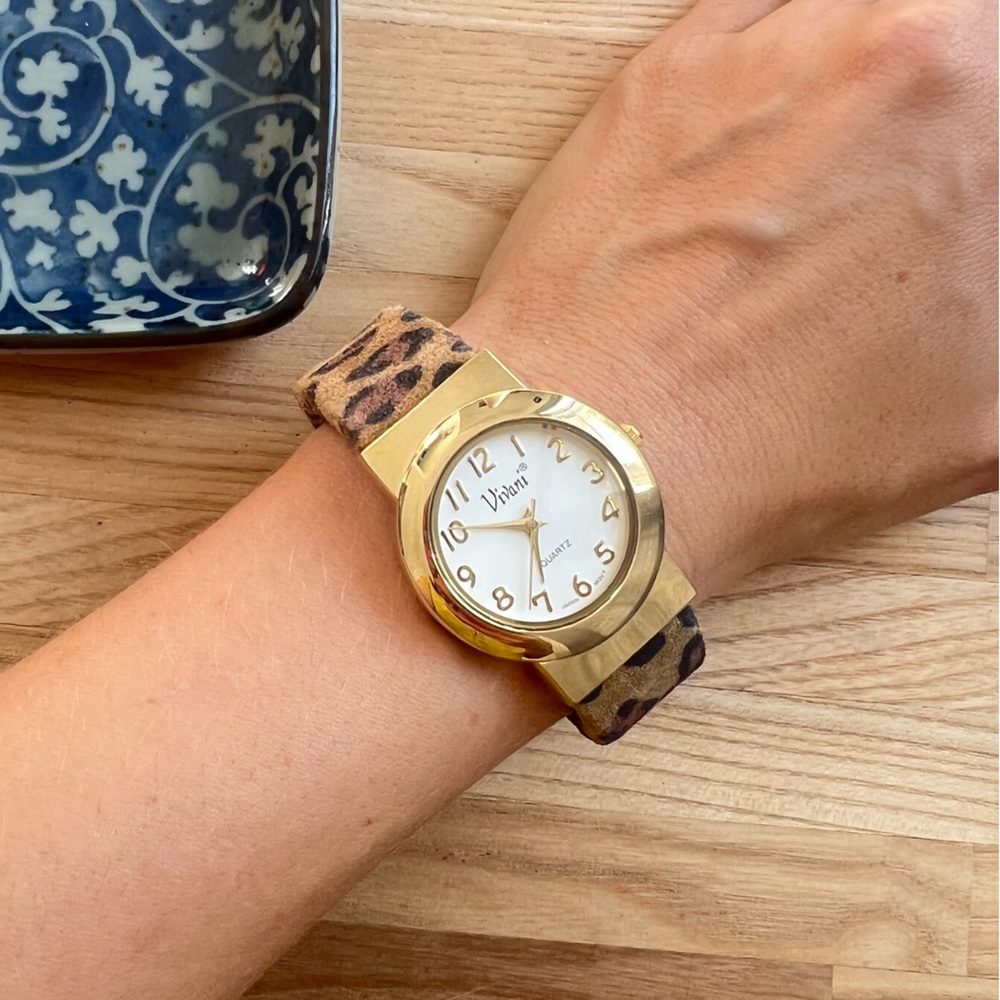 Vivani ladies animal print fashion cuff bracelet Watch NEW BATTERY